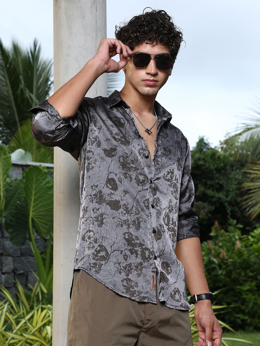 CAHOOT Men Classic Fit Floral Printed Spread Collar Cotton Casual Shirt