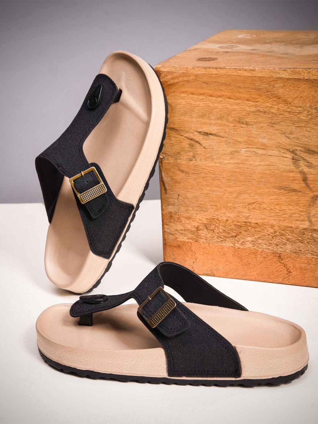 Deflow Men Casual Slip-On Flip Flops With Buckle
