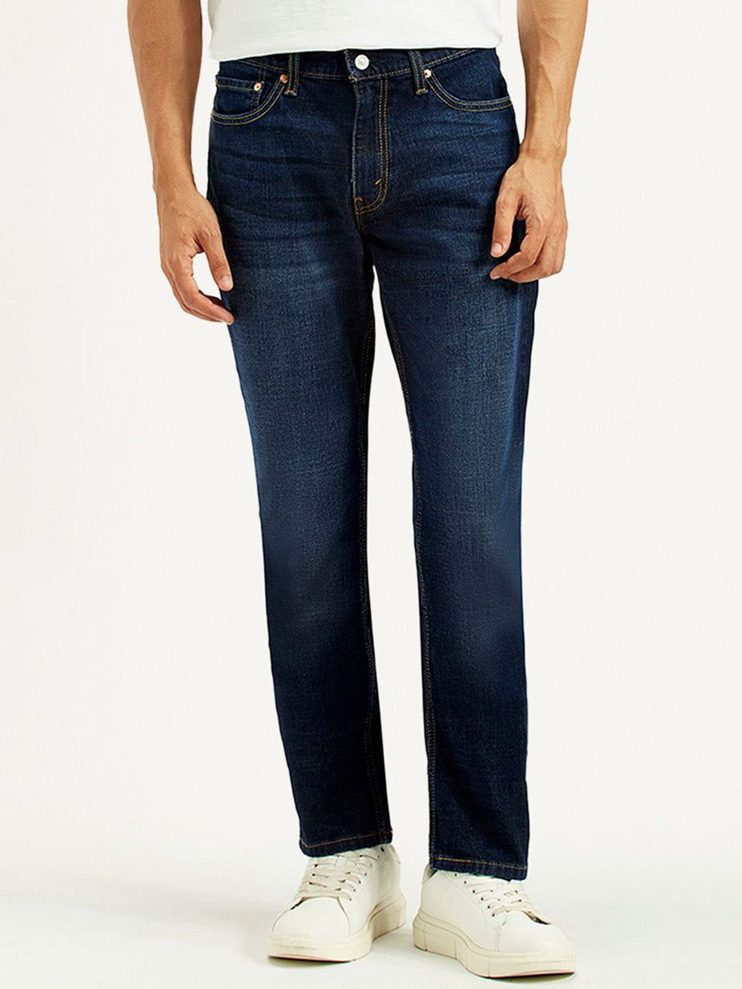 Levis Men Classic Slim Fit Mid-Rise Light Fade Stretchable Jeans