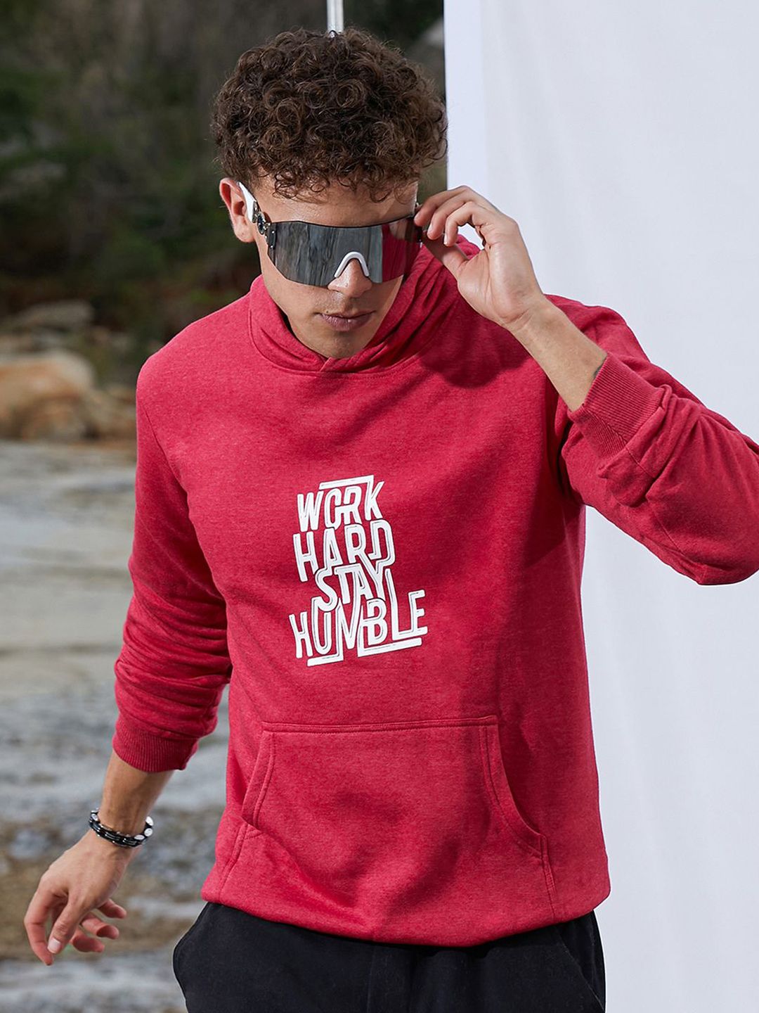 CAHOOT Men Typography Printed Hooded Pullover Sweatshirt