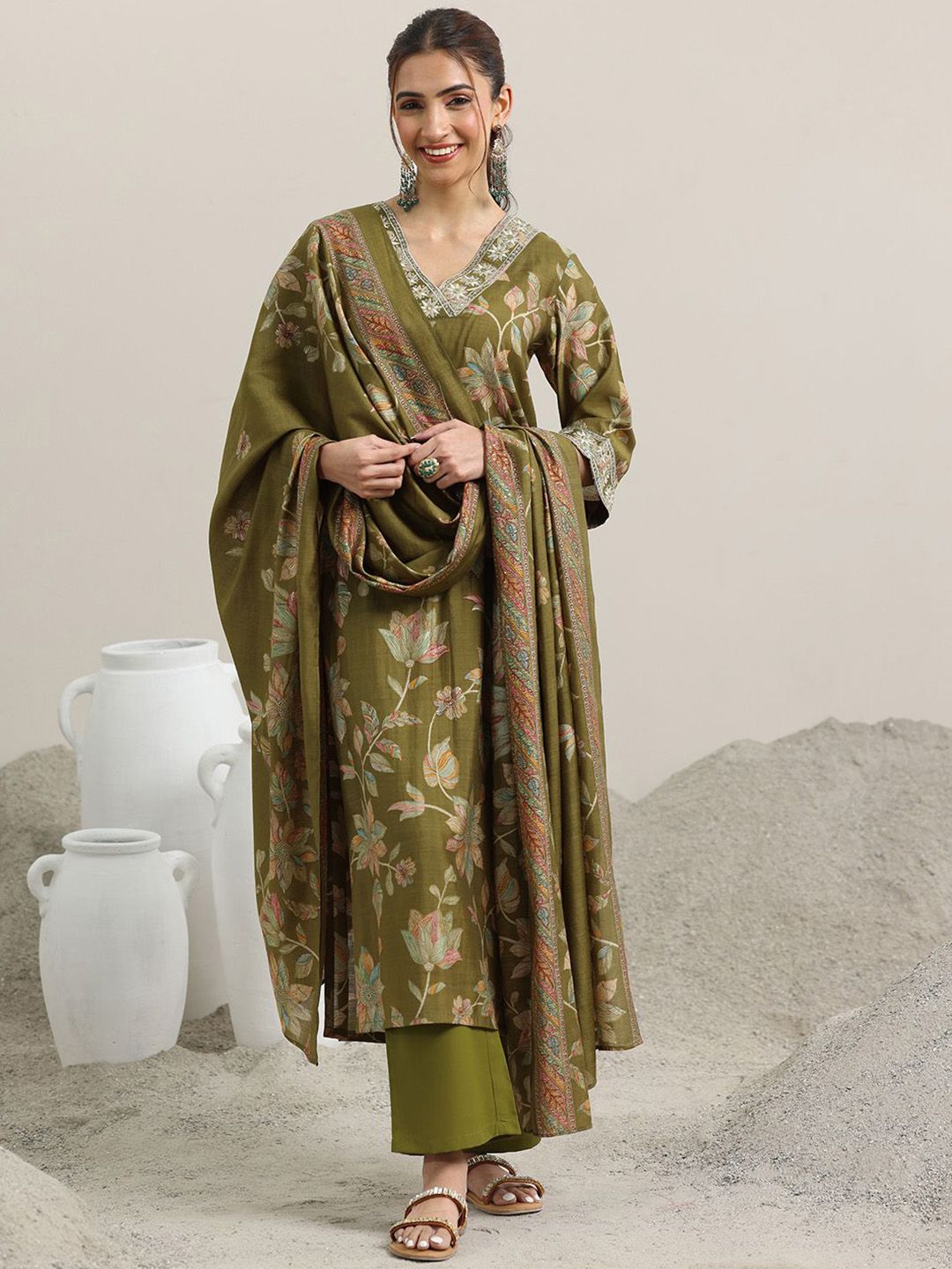Libas Libas Floral Printed V Neck Thread Work Straight Kurta With Trousers & Dupatta