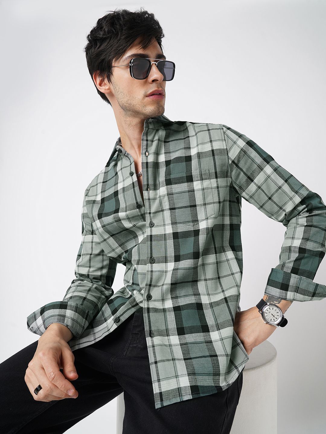 VASTRADO Men Classic Slim Fit Checked Cutaway Collar Cotton Casual Shirt