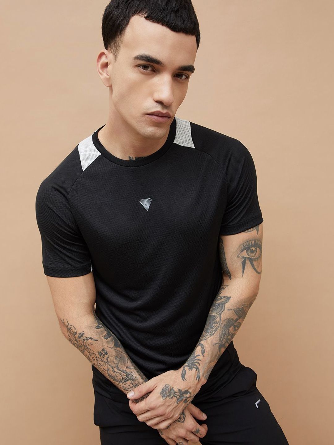 Fame Forever by Lifestyle Men Solid Round Neck T-shirt