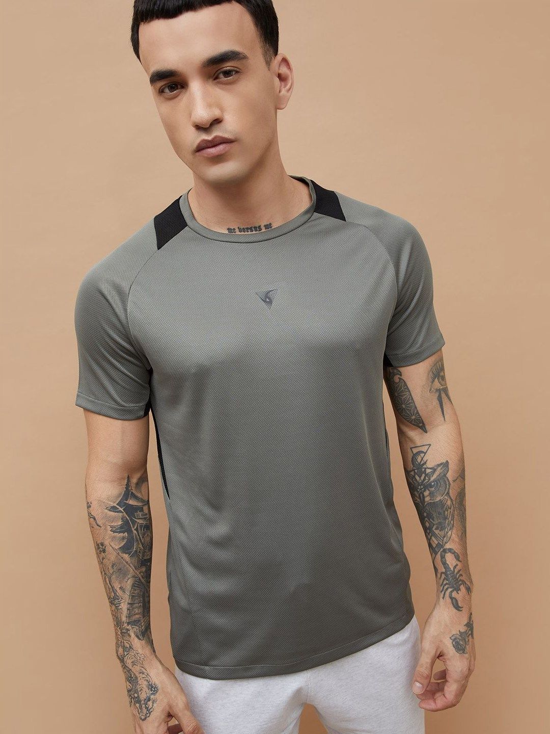 Fame Forever by Lifestyle Men Solid Round Neck T-shirt