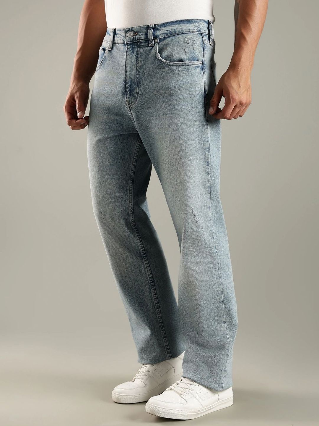 Europe Regular Fit Mid-Rise Low Distress Light Fade Jeans