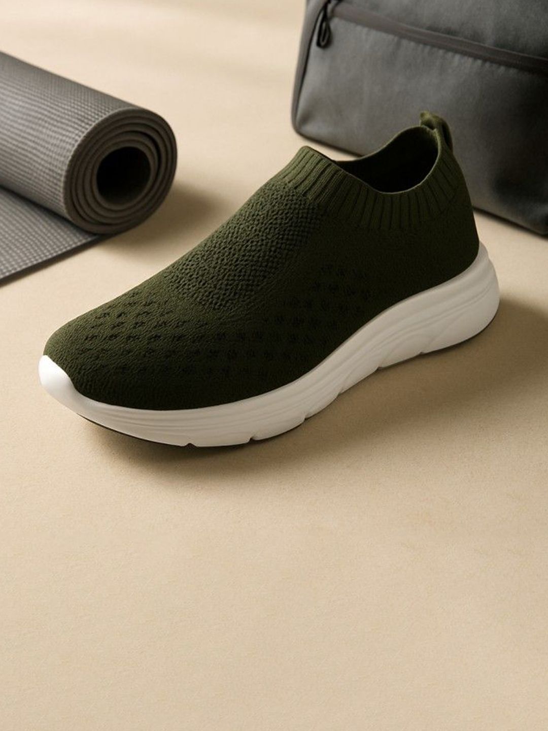 KRAASA Men Slip-On Non-Marking Walking Shoes