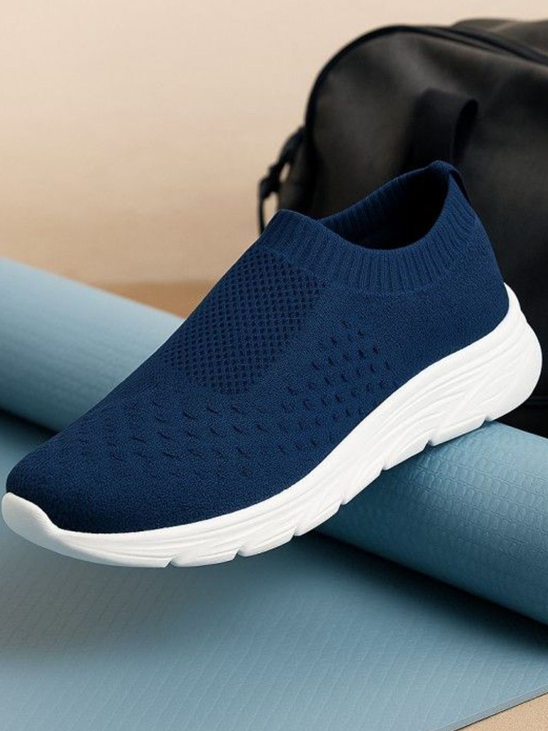 KRAASA Men Walking Non-Marking Shoes