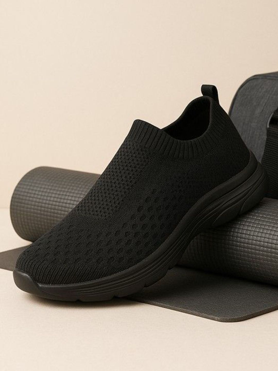 KRAASA Men Mesh Slip-On Walking Non-Marking Shoes