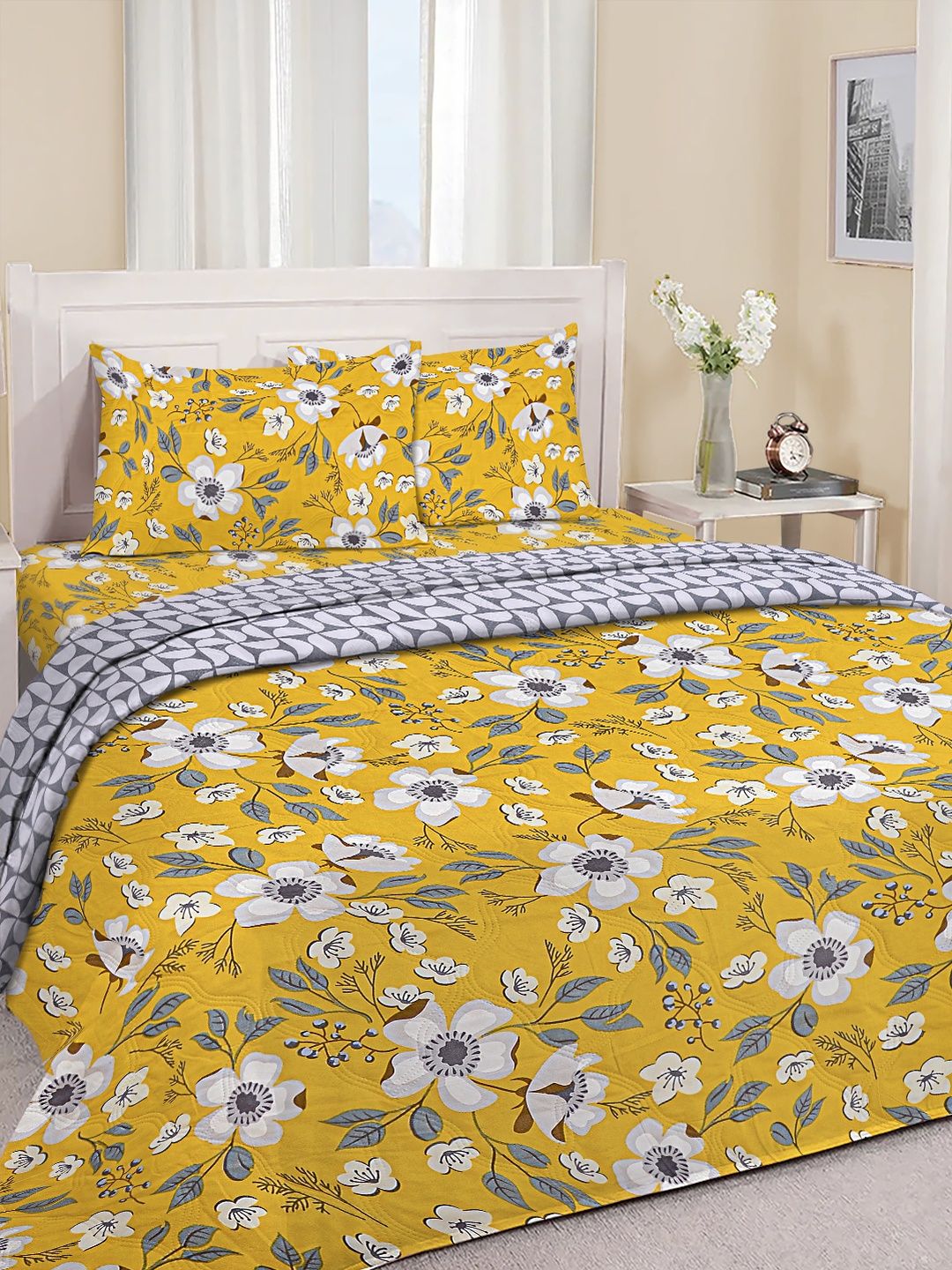 Myntra Elegant Homes Yellow & White Floral Polycotton 4 Piece Double King Fine Bedding Set