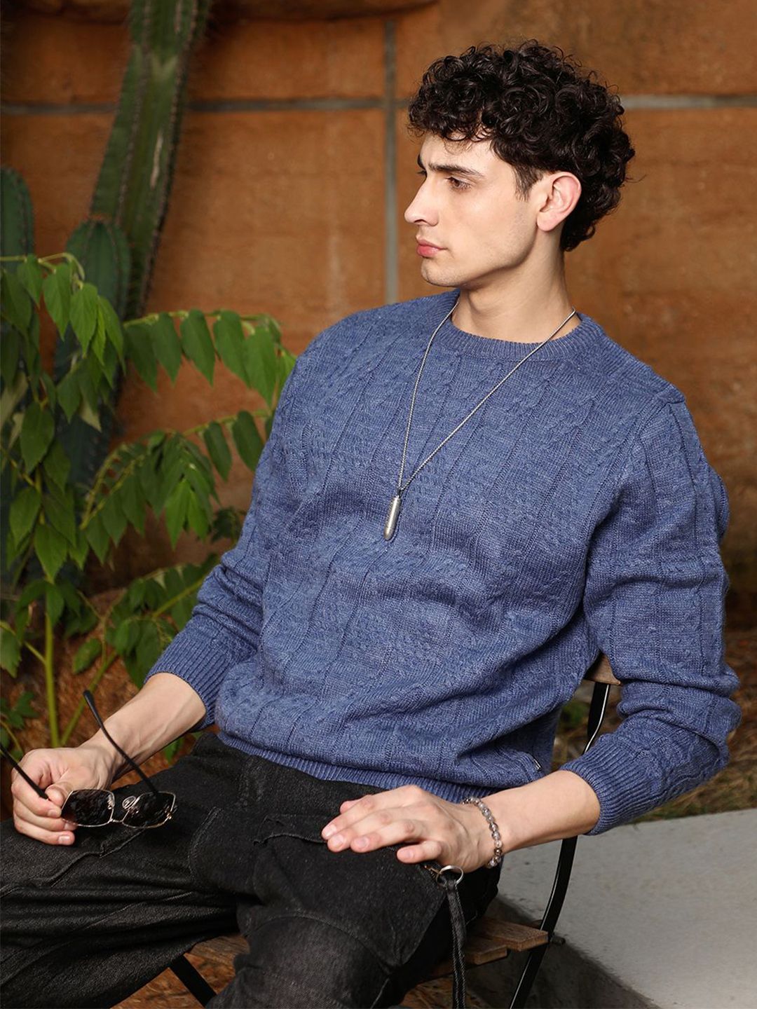 Campus Sutra Men Round Neck Long Sleeves Pullover