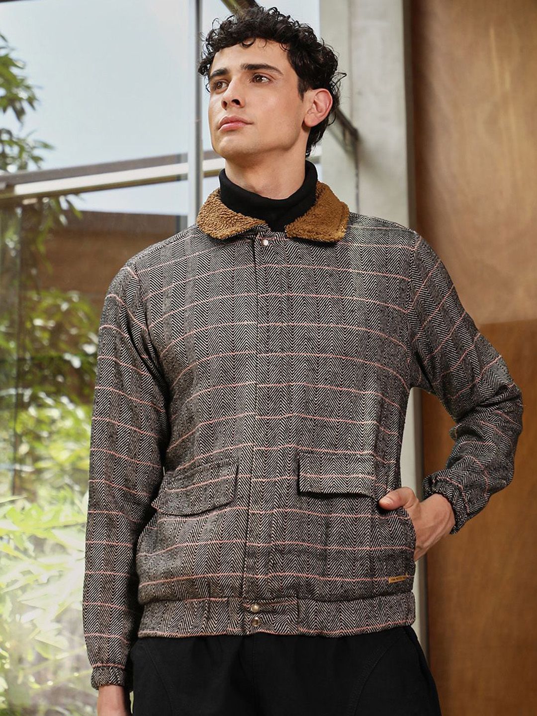 CAHOOT Men Spread Collar Striped Lightweight Tailored Jacket