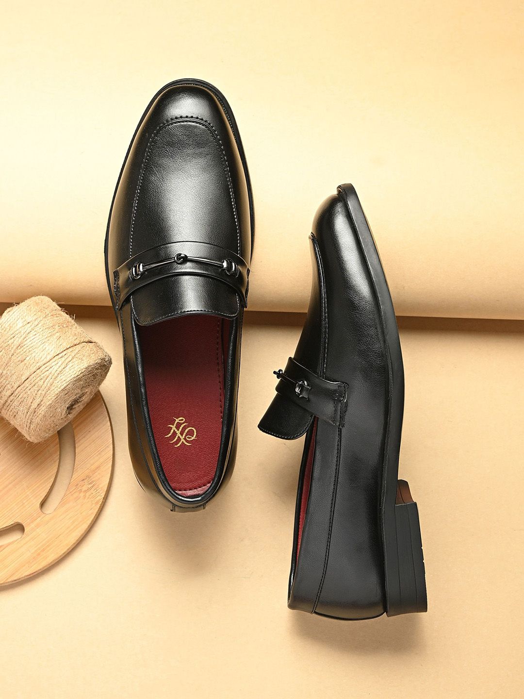House of Pataudi House of Pataudi Men Textured Formal Loafers