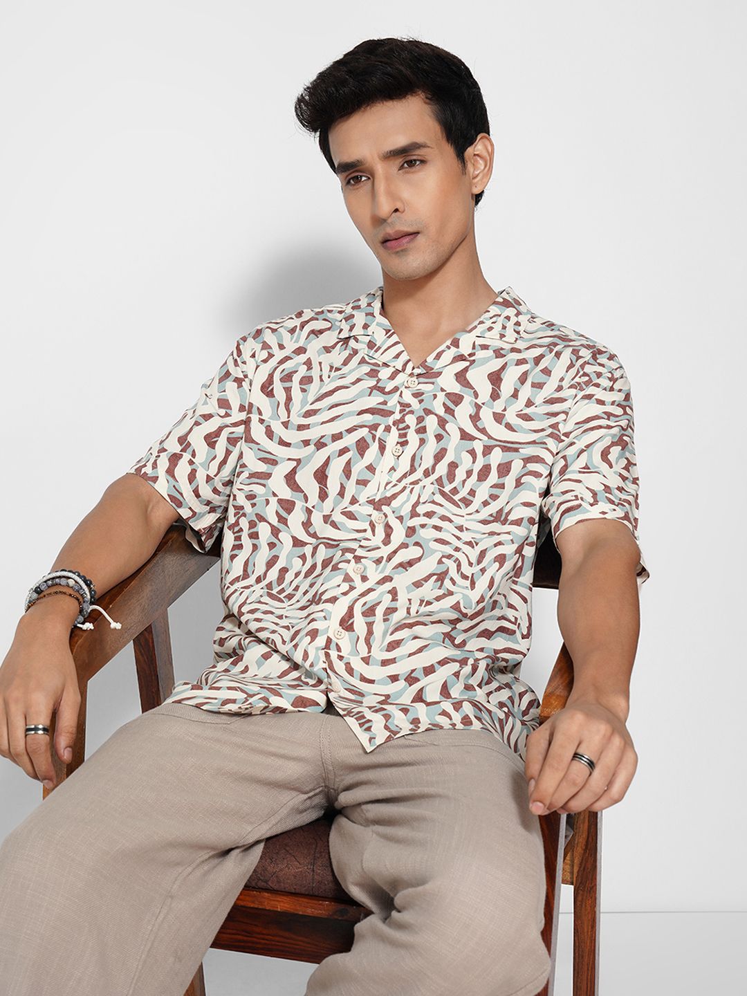 7 Alt by Pantaloons Abstract Printed Spread Collar Relaxed Fit Casual Shirt