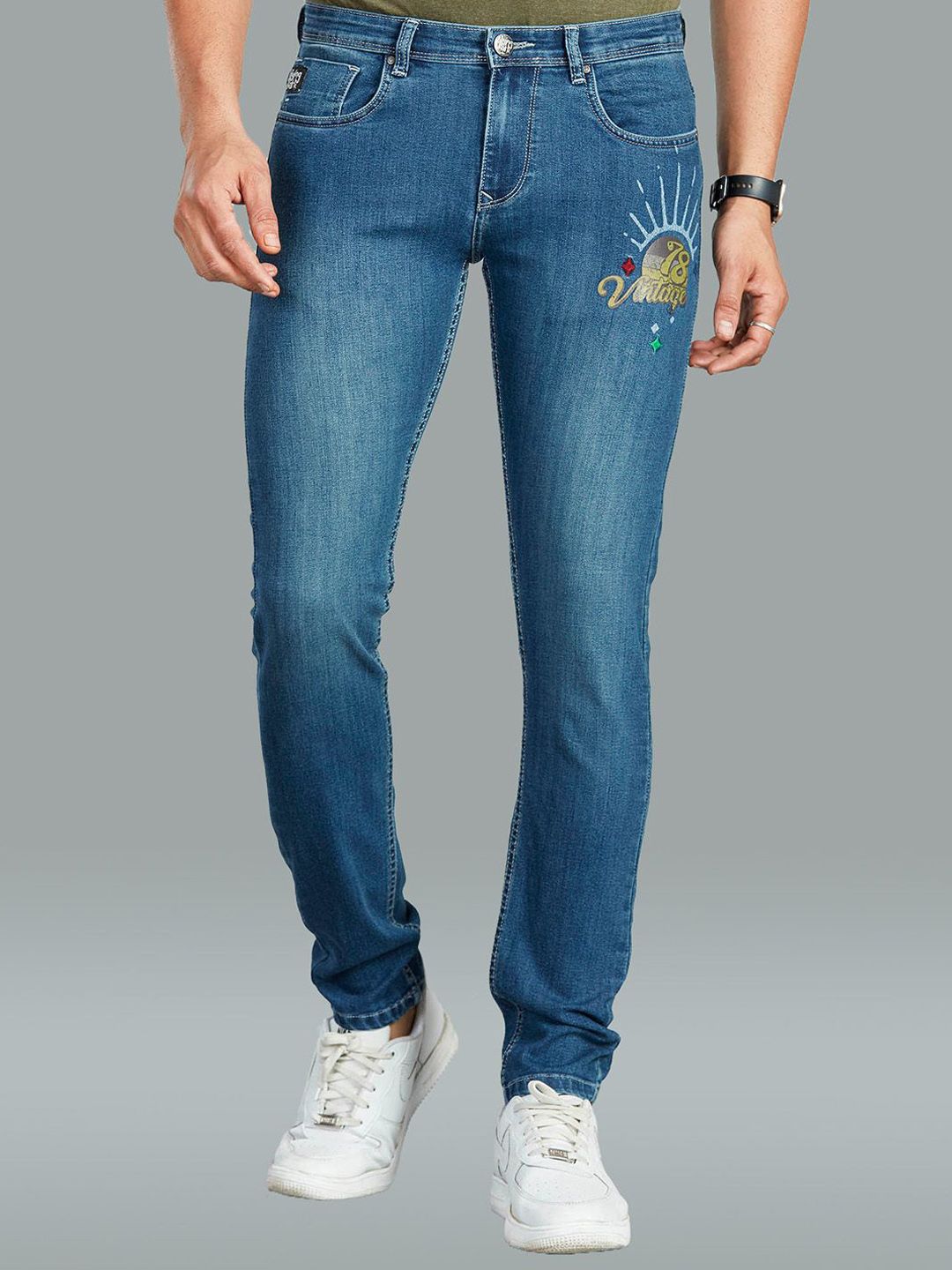 FLYING SHARK Men Slim Fit Mid-Rise Low Distress Light Fade Denim Jeans