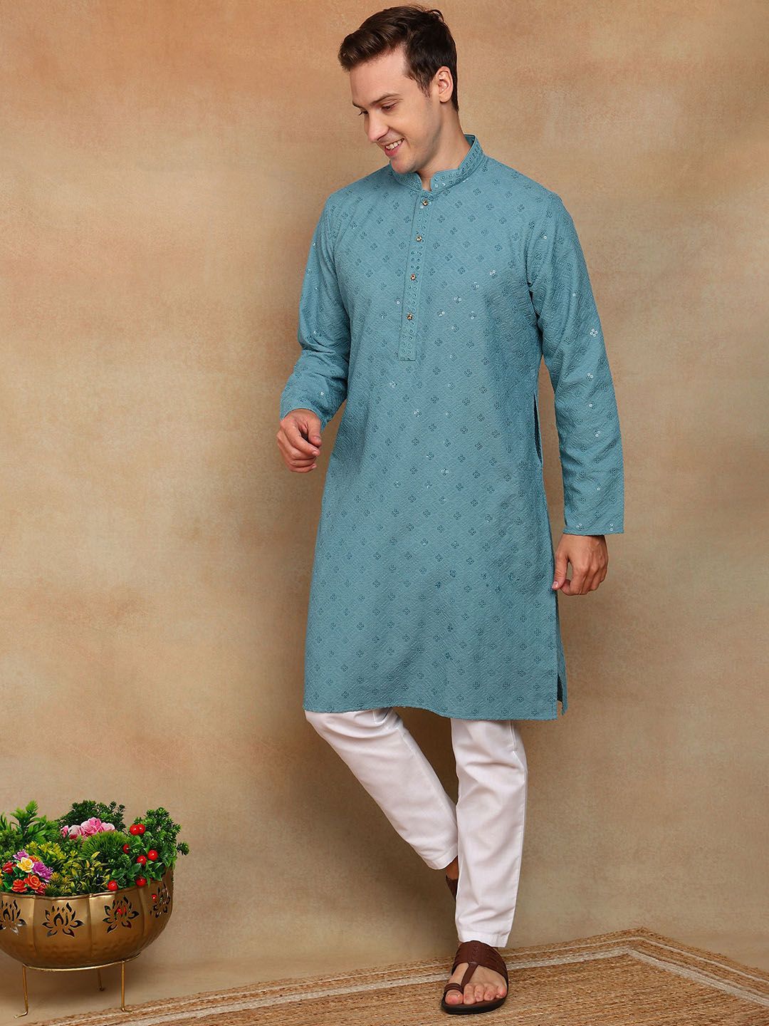 House of Pataudi Geometric Embroidered Mandarin Collar Sequinned Kurta