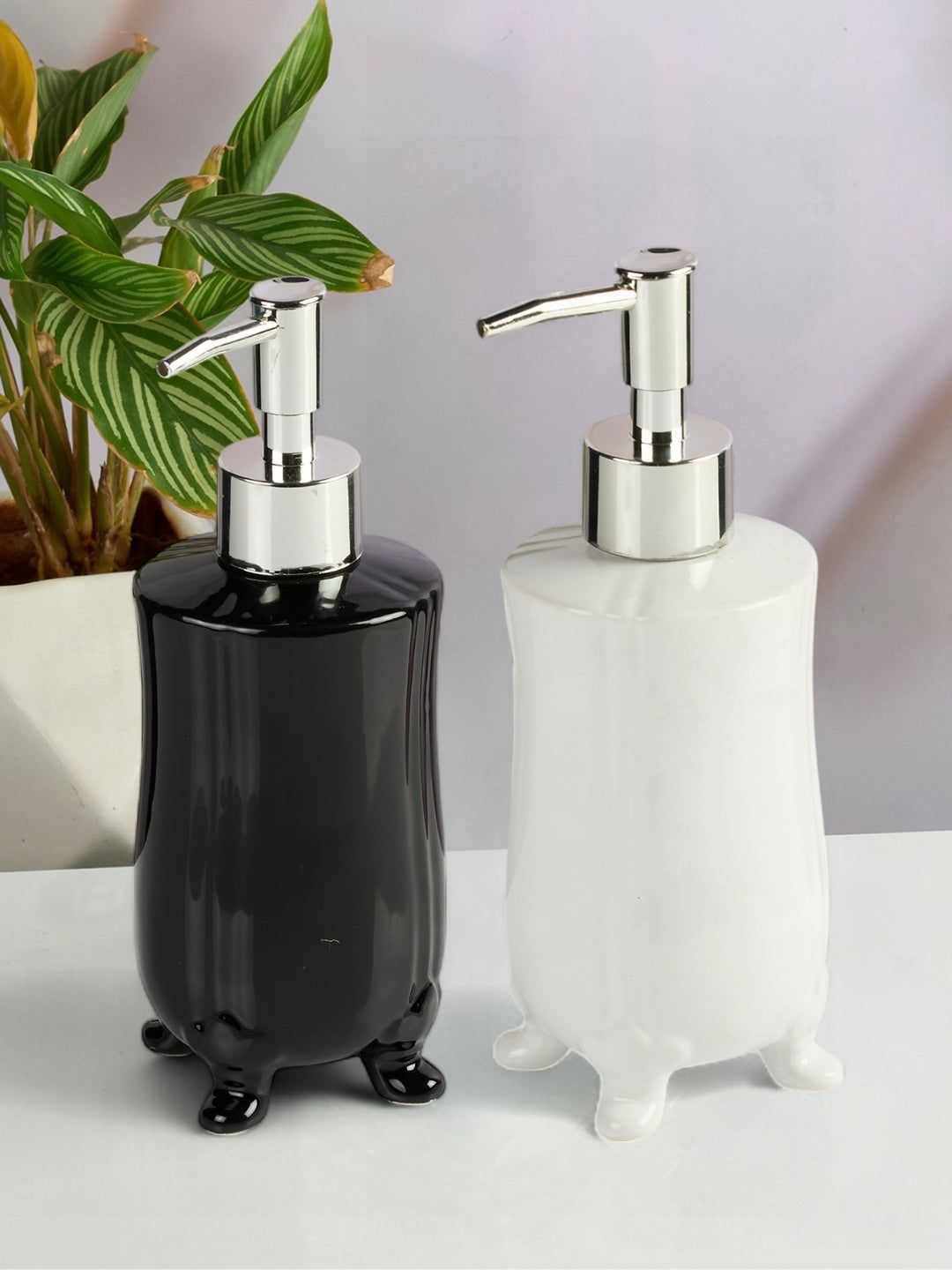 Kookee Black & White 2 Pieces Ceramic Soap Dispensers