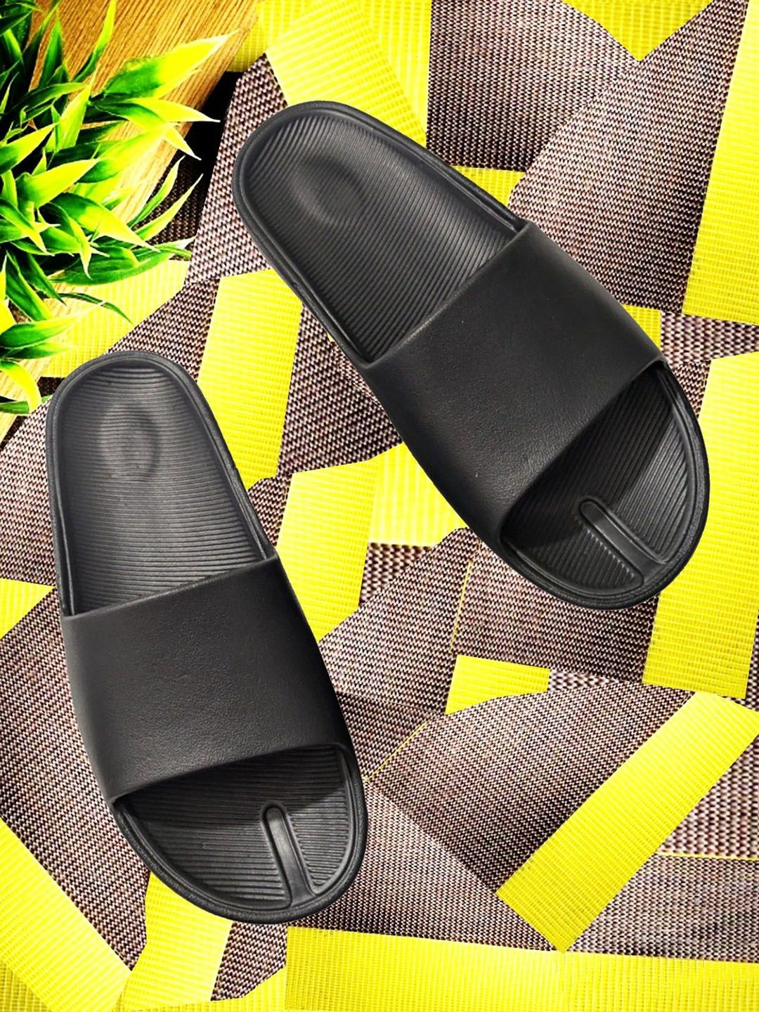 LIFA TRADERS Men Slip-on Sliders