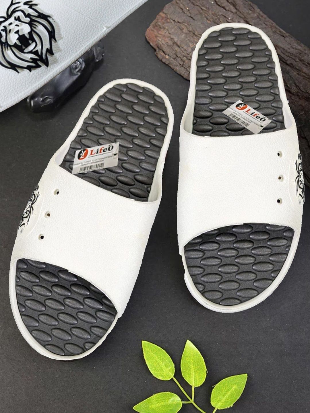 LIFA TRADERS Men white lion printed Flip Flops