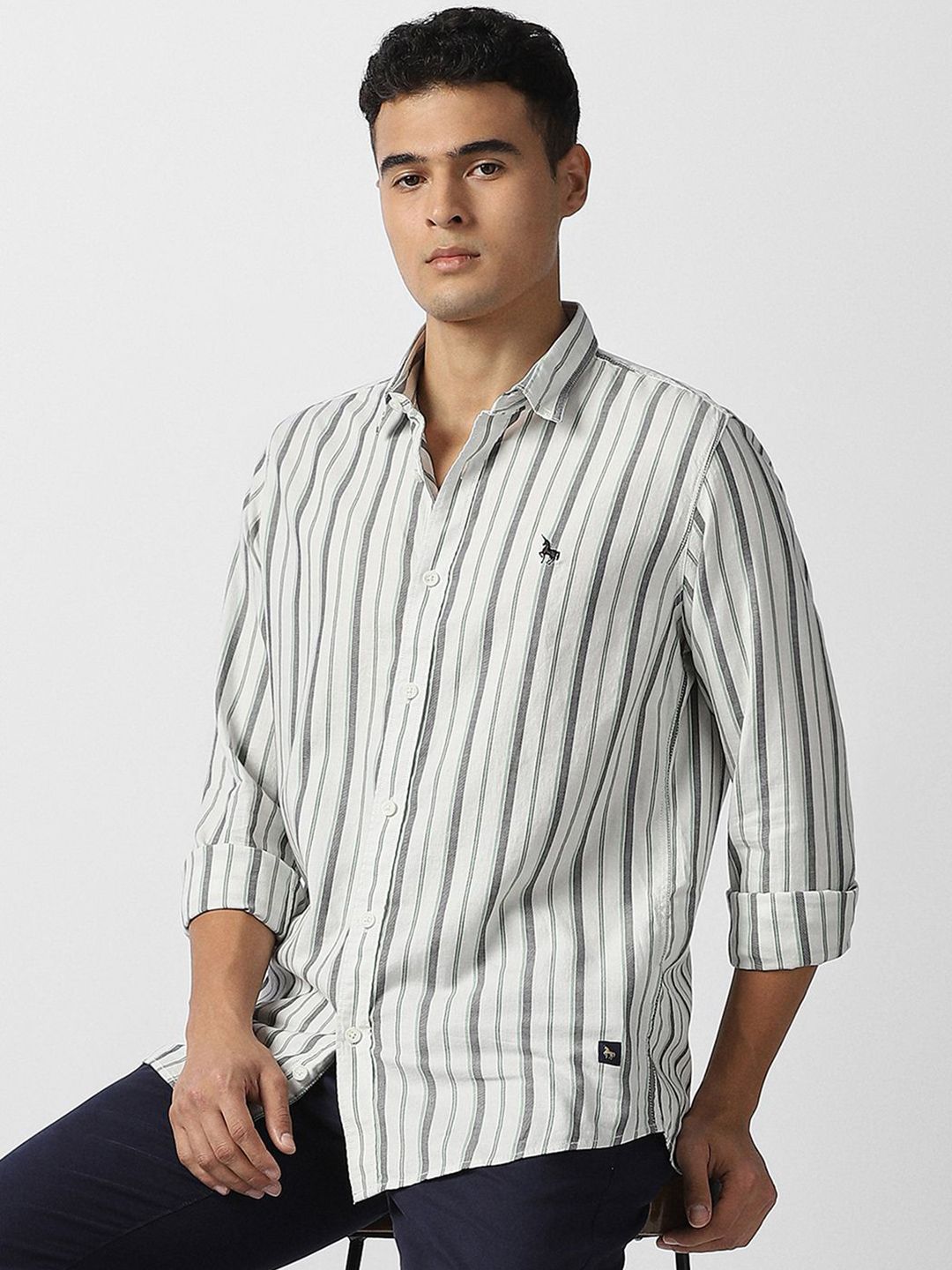 VAN HEUSEN DENIM LABS Men Slim Fit Striped Casual Shirt