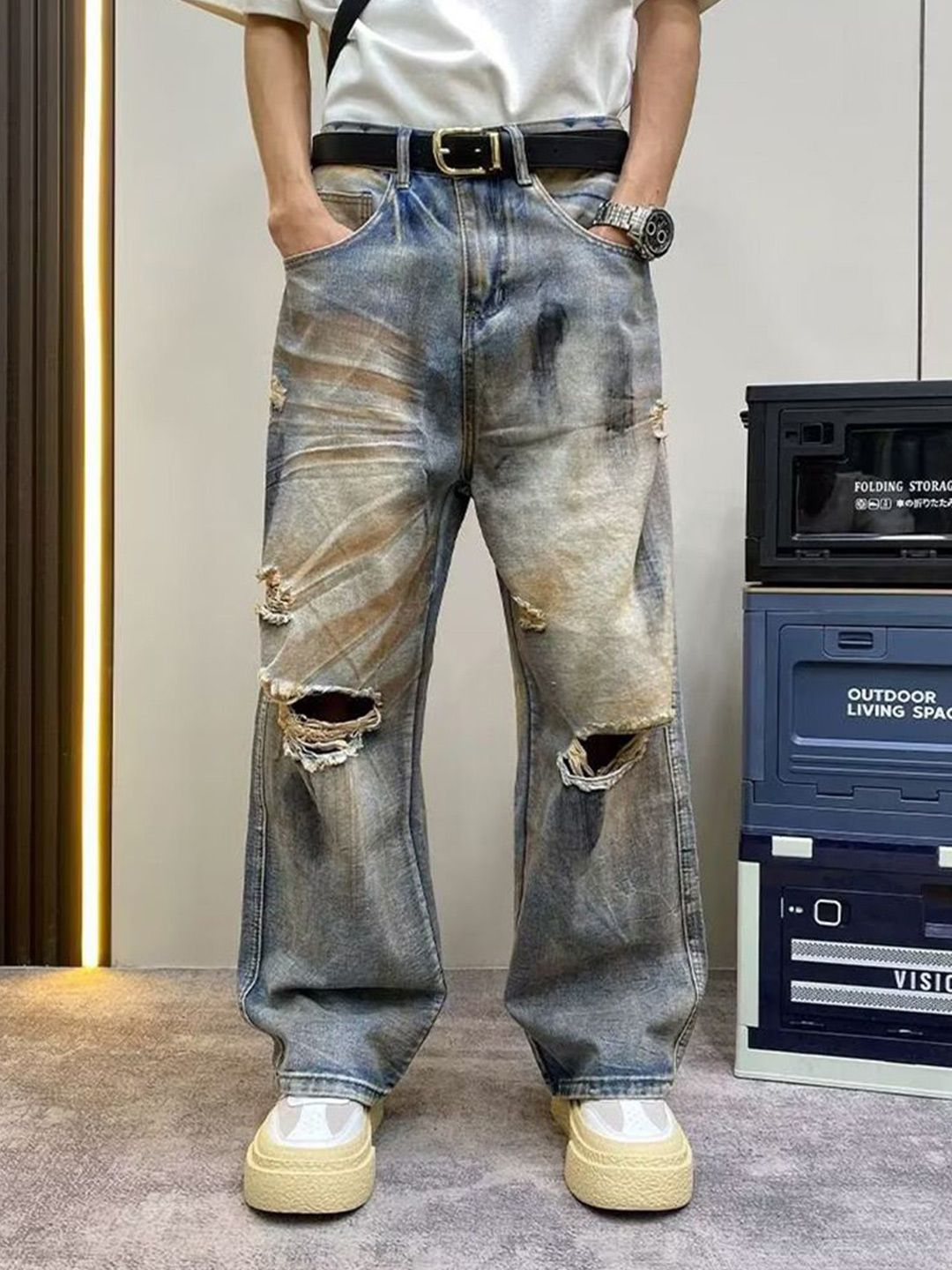 StyleCast x Revolte Men Baggy Fit Mid-Rise Slash Knee Heavy Fade Jeans