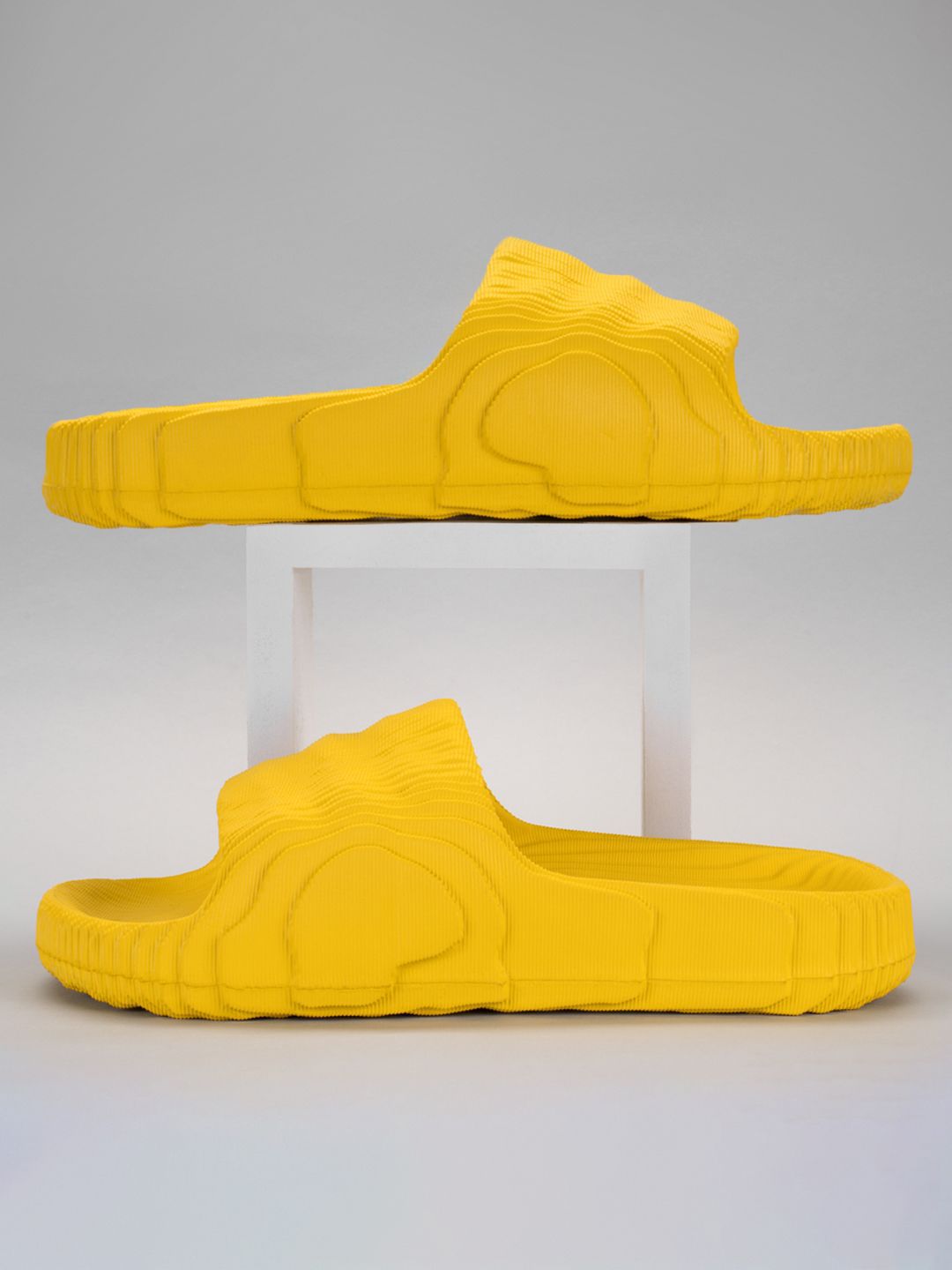 RapidBox Men Self Design Sliders
