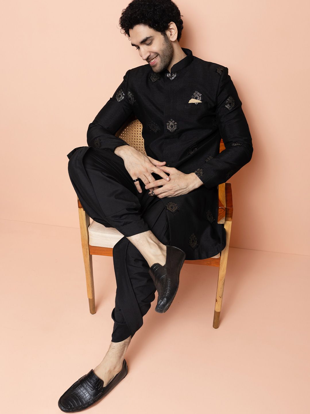 KISAH Men Self-Design Cotton Indowestern Sherwani Set