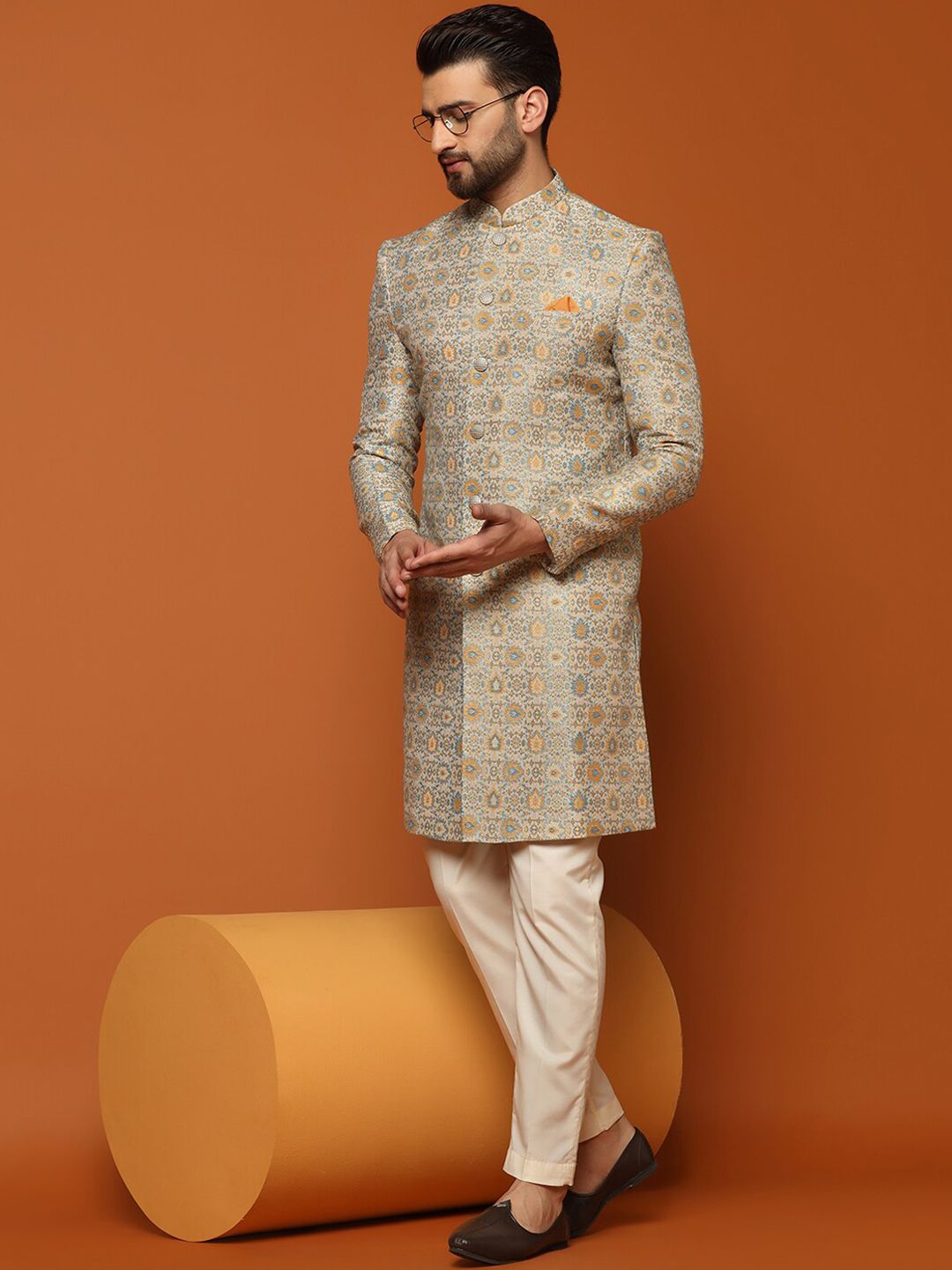 KISAH Men Self-Design Cotton Indowestern Sherwani Set