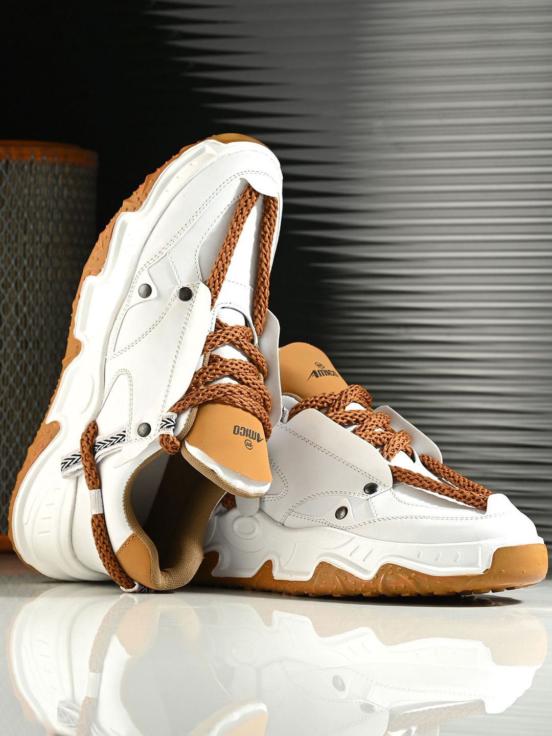 AMICO Men Running Non-Marking Shoes