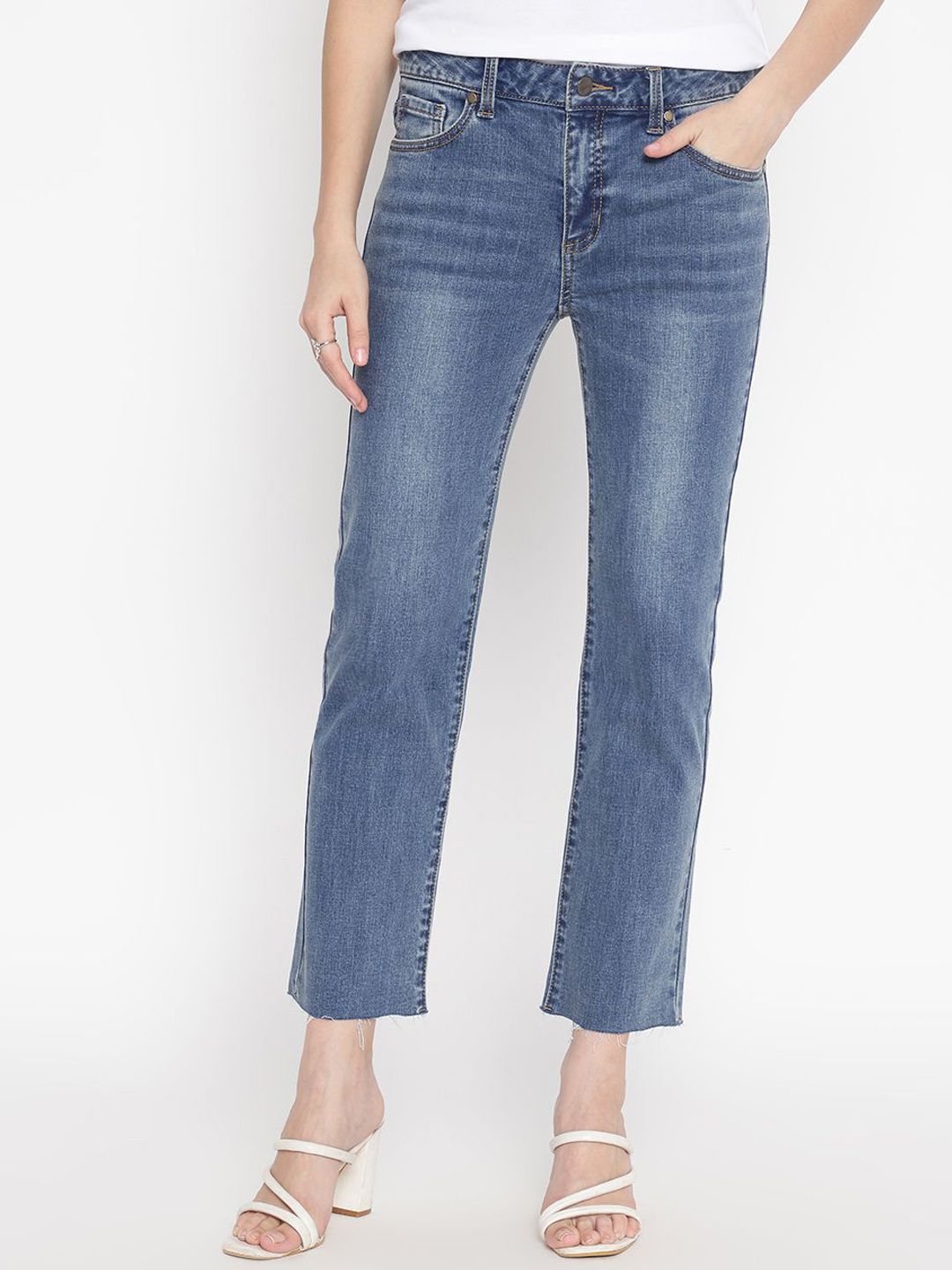GUESS Women Straight Fit Mid-Rise Light Fade Jeans