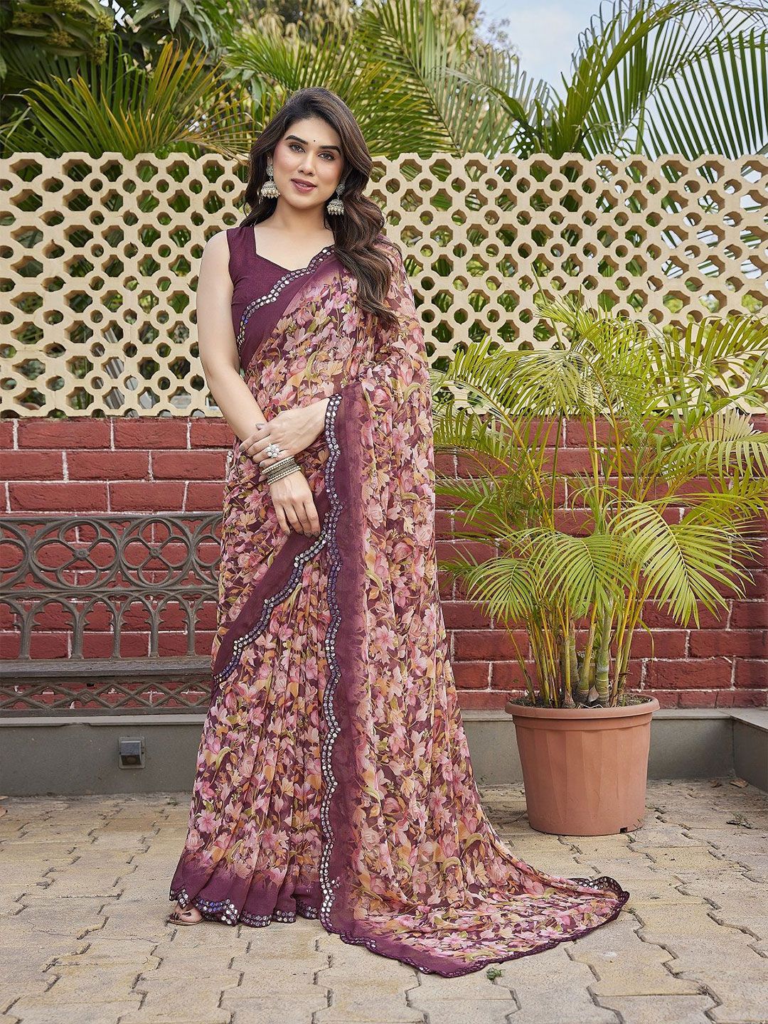 DWIJA FASHION Floral Printed Saree