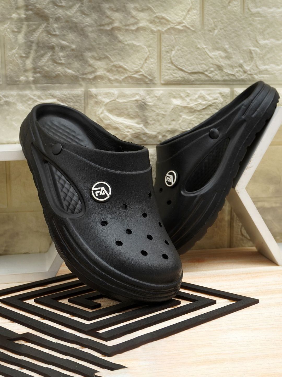 Feel alive Set Of 3 Ultra-Comfortable & Lightweight Thong Flip-Flops & Sliders