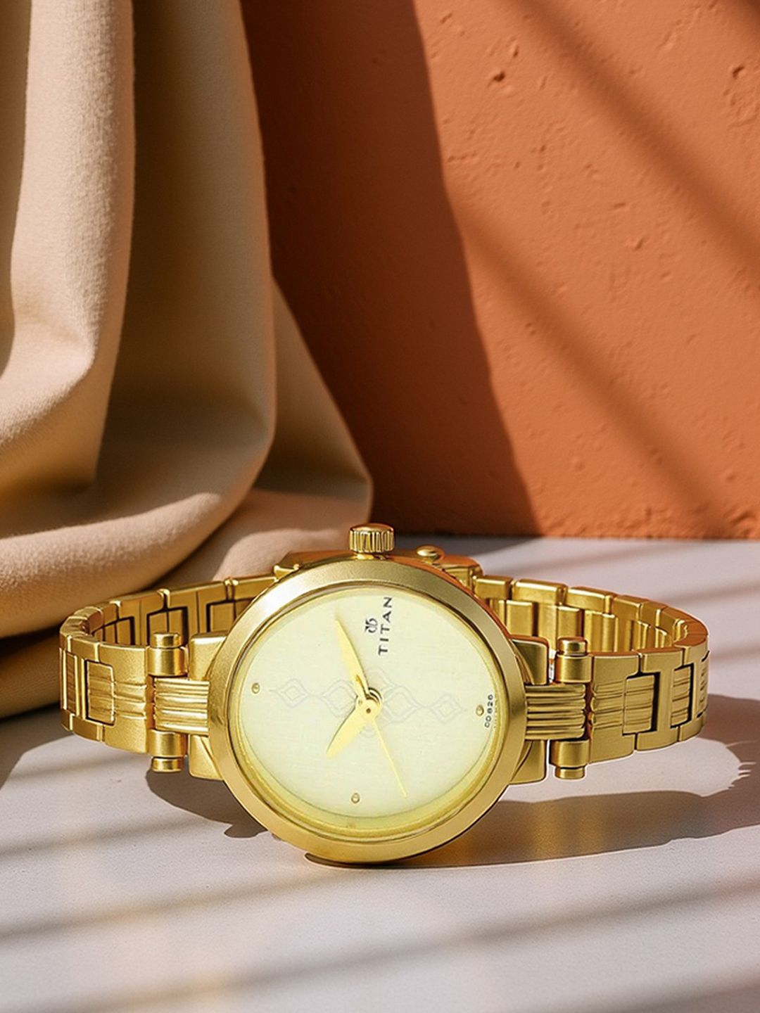 Titan Quartz Analog With Champagne Dial Watch For Women - Nt2535ym01