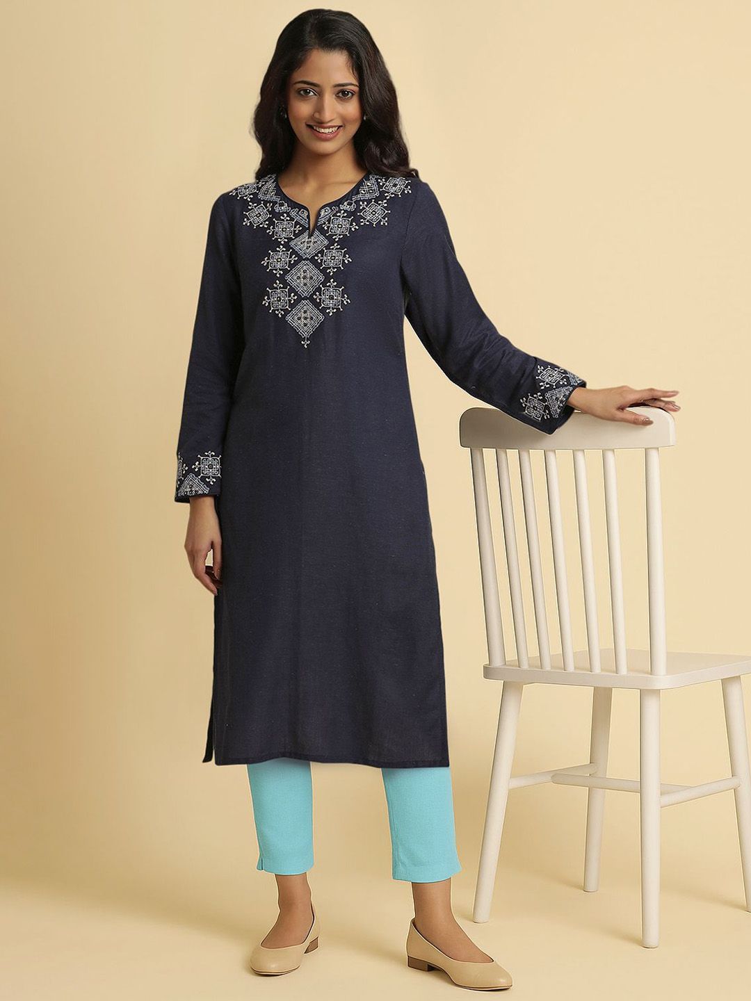 W W Women Ethnic Motifs Embroidered Regular Thread Work Kurta Set