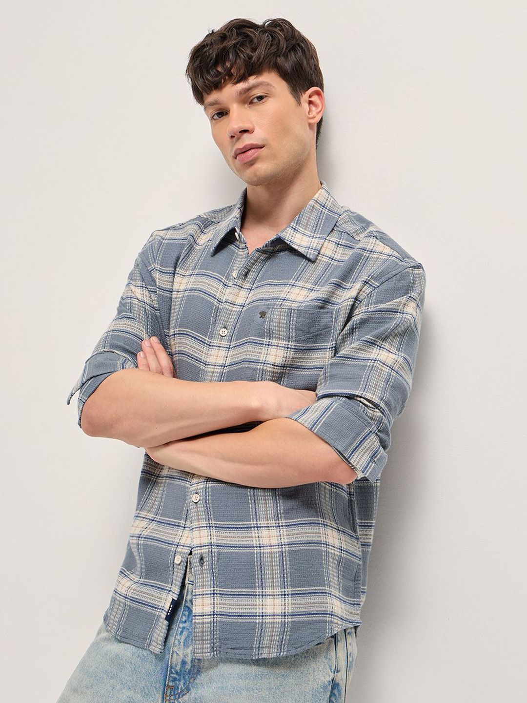 THE BEAR HOUSE Men Relaxed Fit Checked Spread Collar Pure Cotton Casual Shirt Offers & Cashback