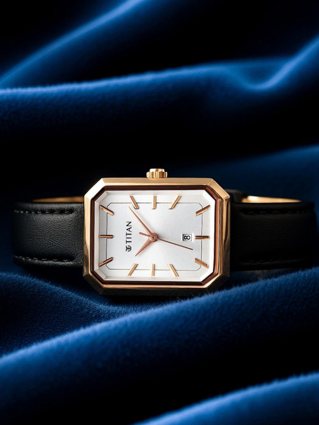 Buy Titan Minimalists Quartz Analog With Silver Dial Watch For