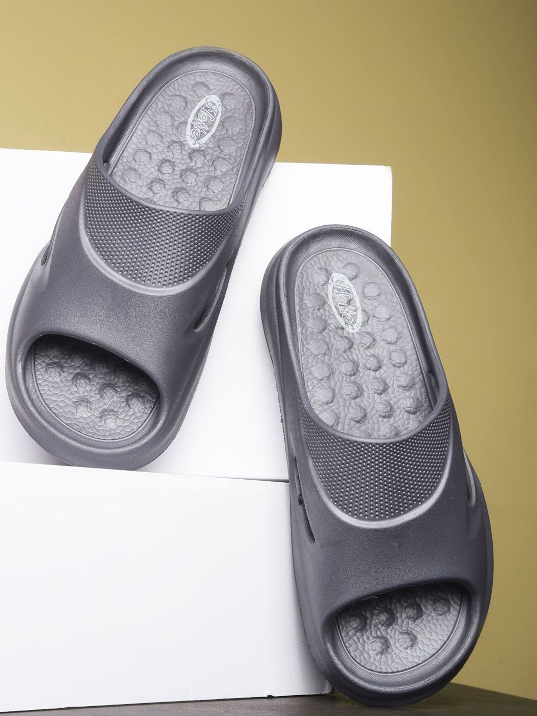 Action Plus Men Self Design Sliders