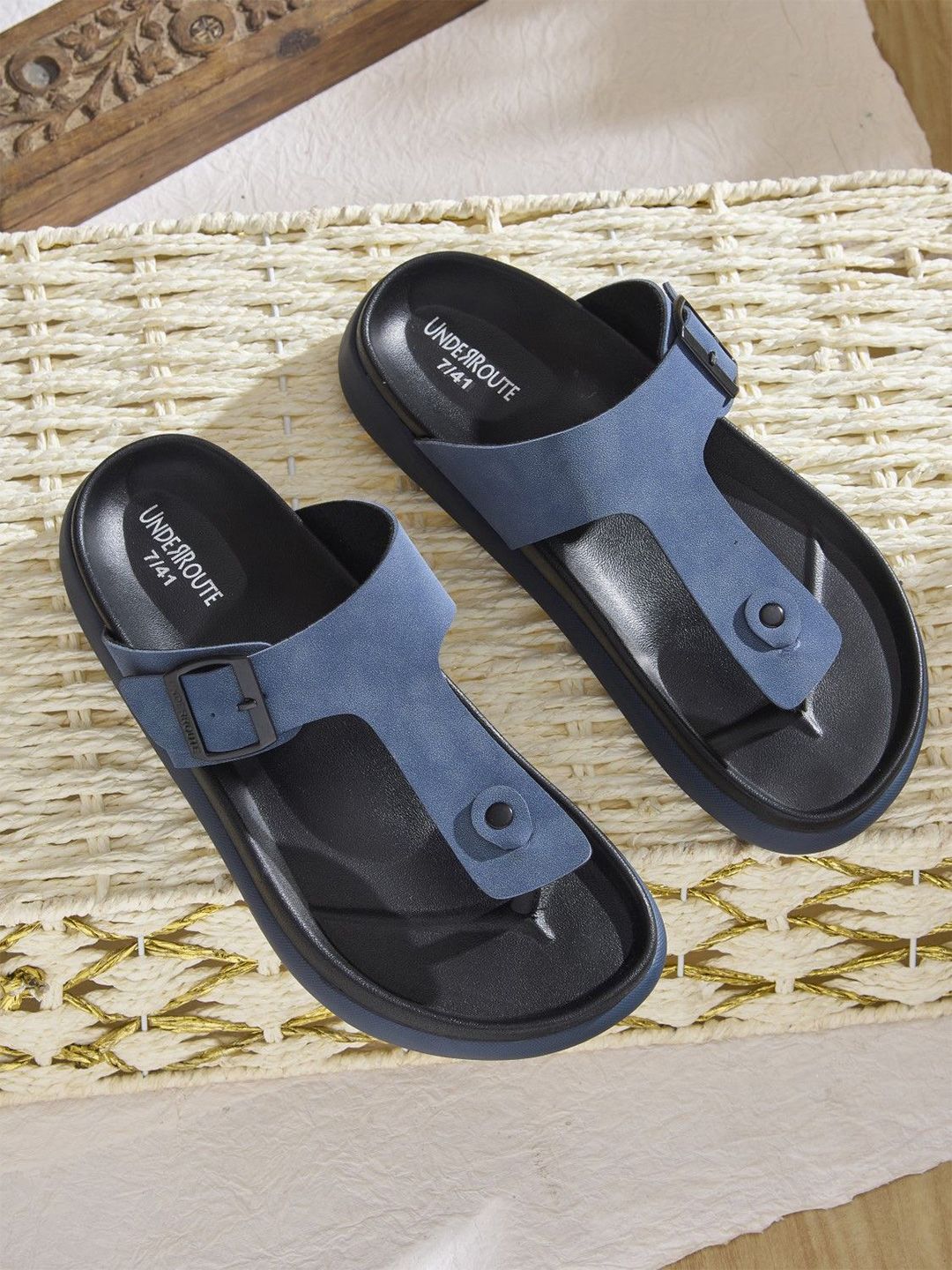 UNDERROUTE Men Comfort Sandals