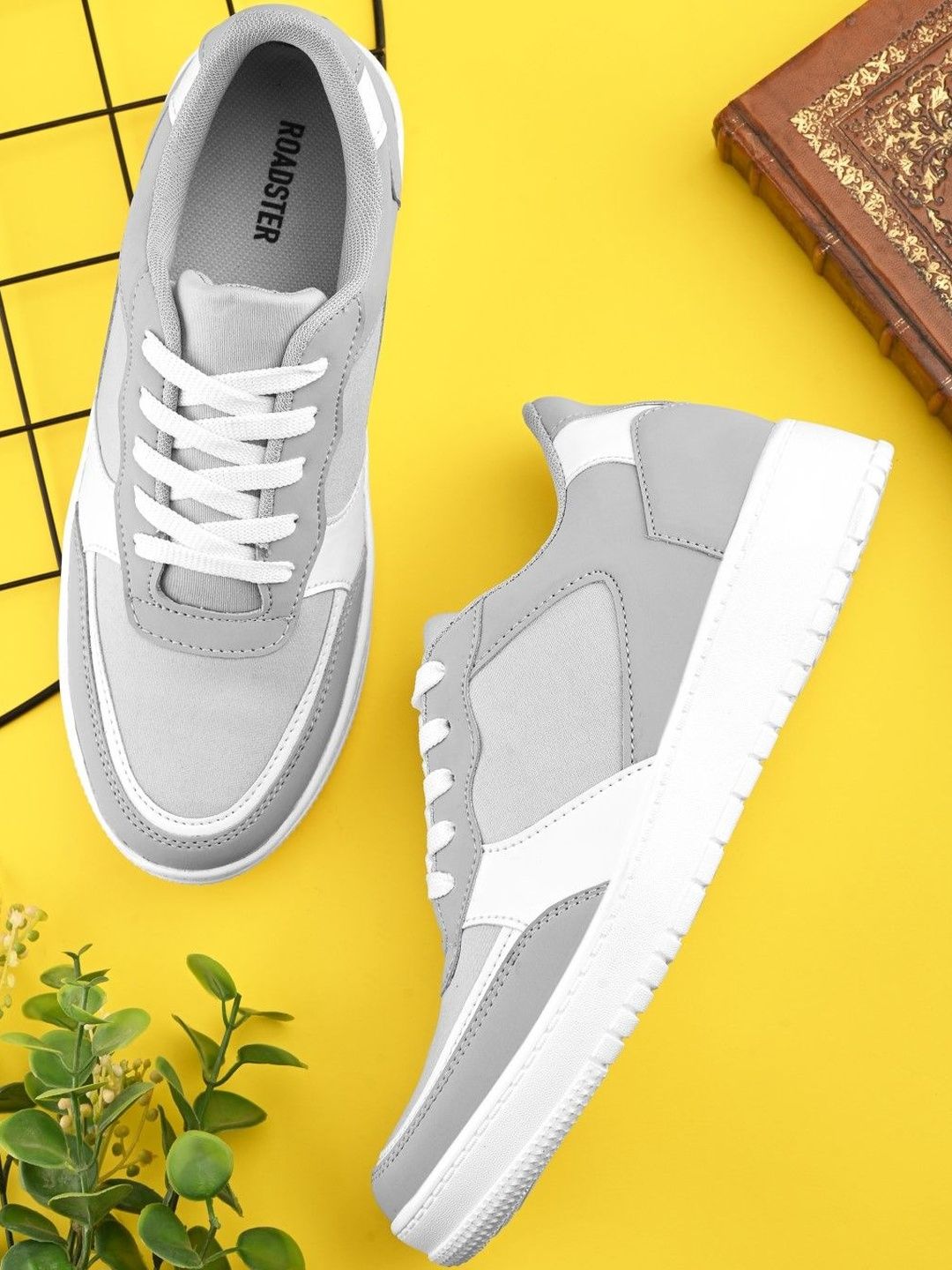 Roadster Men Colourblocked Sneakers