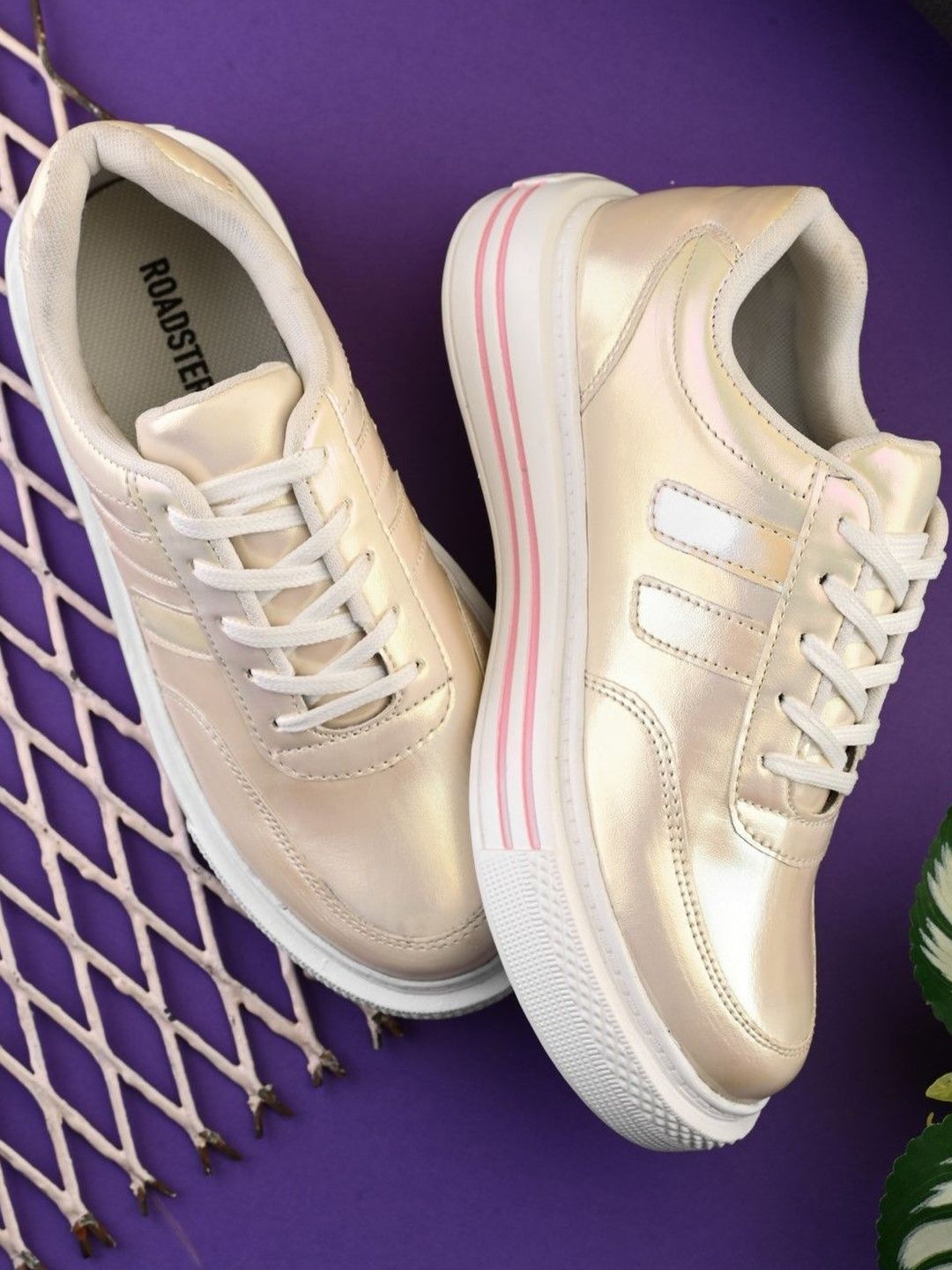 Roadster Roadster Women Pink Embellished Streetwear Lace Up Casual Sneakers