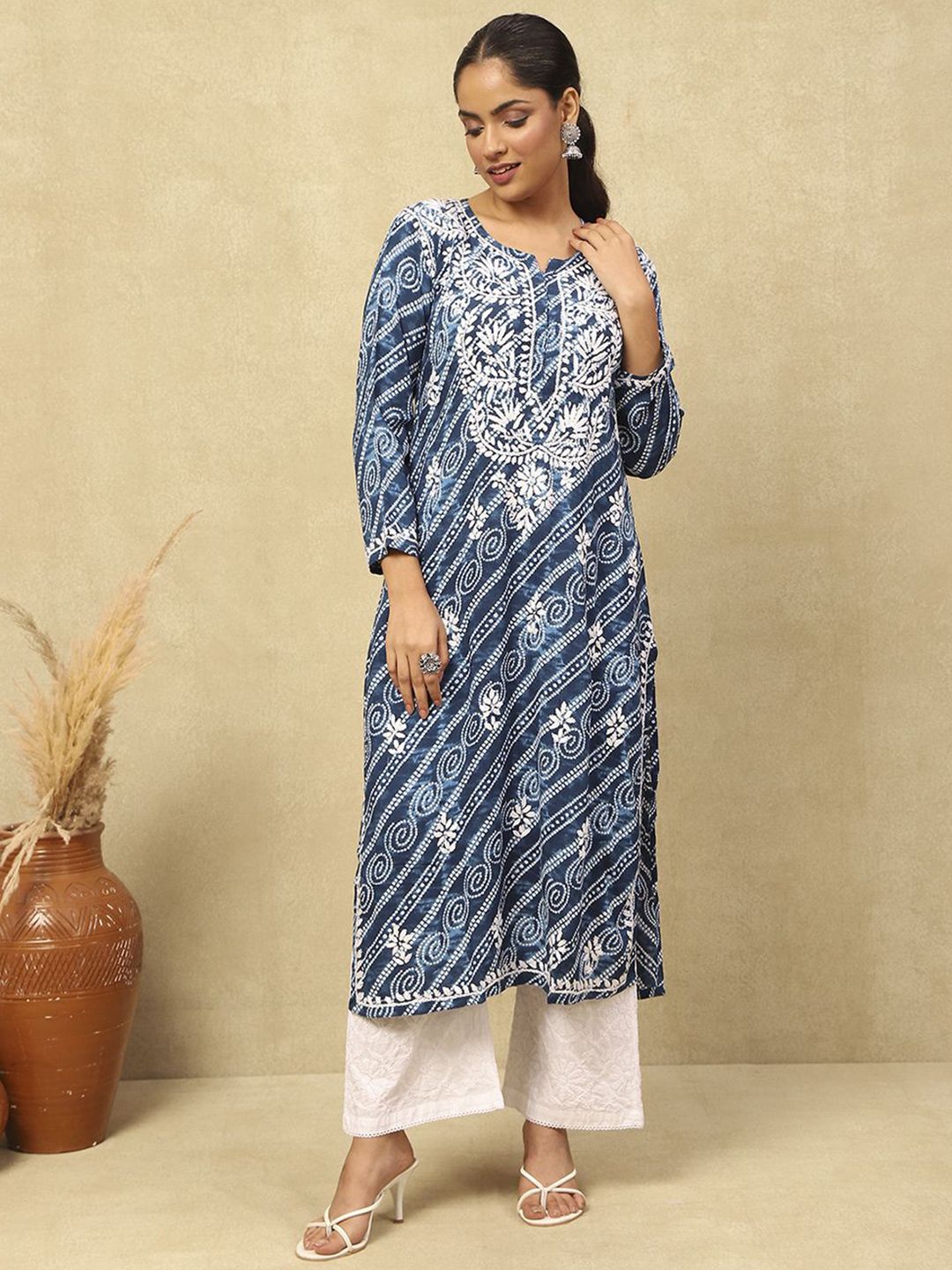 House of Chikankari Women Blue Rayon Chikankari Embroidered Kurta