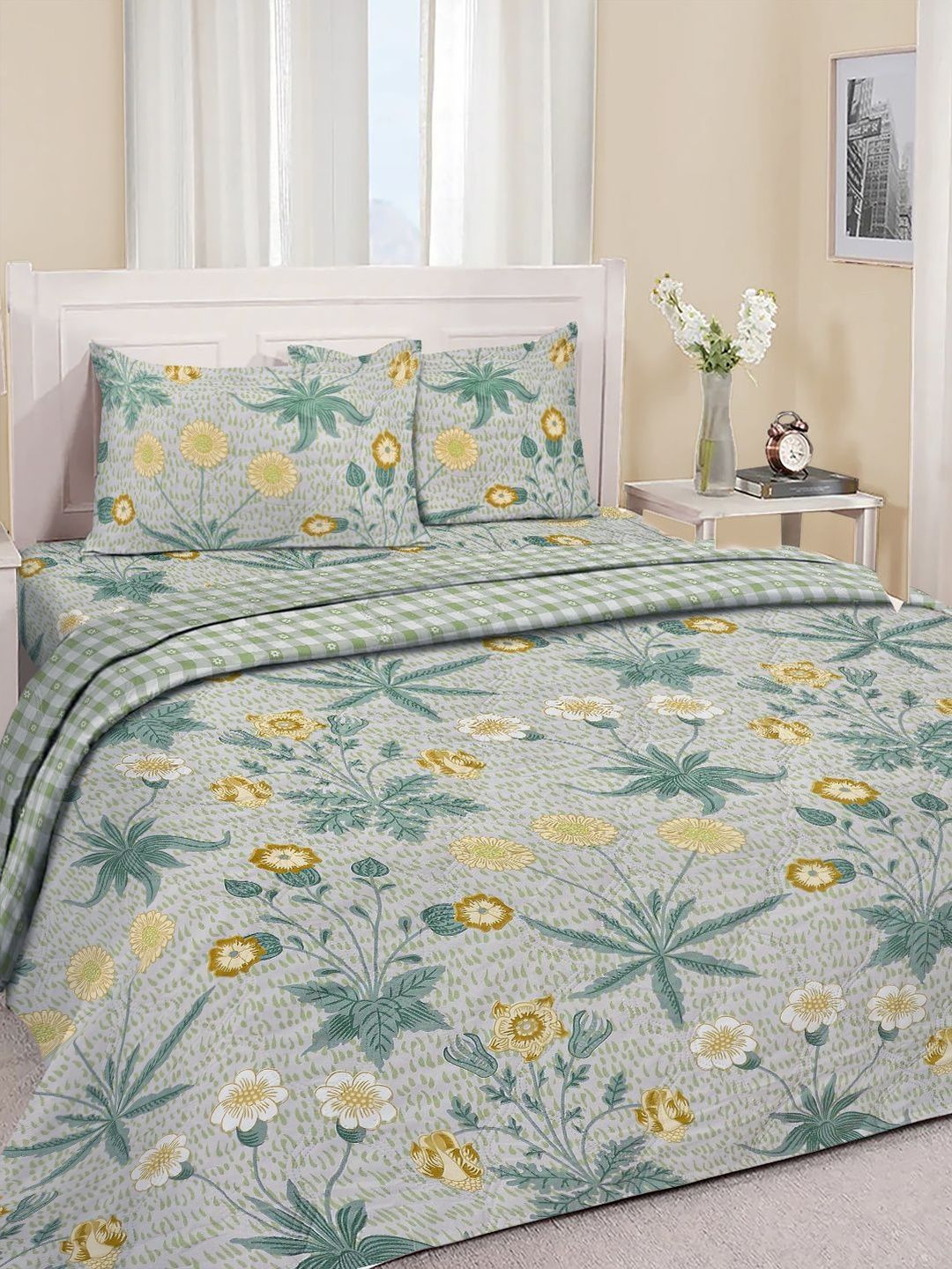 Myntra Elegant Homes 350 GSM Floral Polycotton 4 Piece King Size Bedding Set