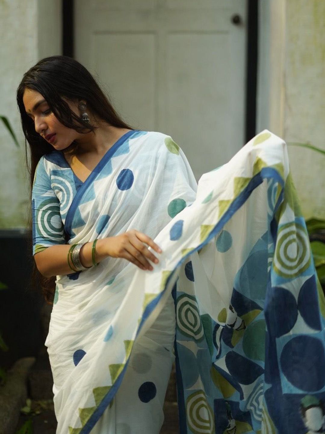 Swaraas Sparsh Polka Dot Printed Chanderi Saree