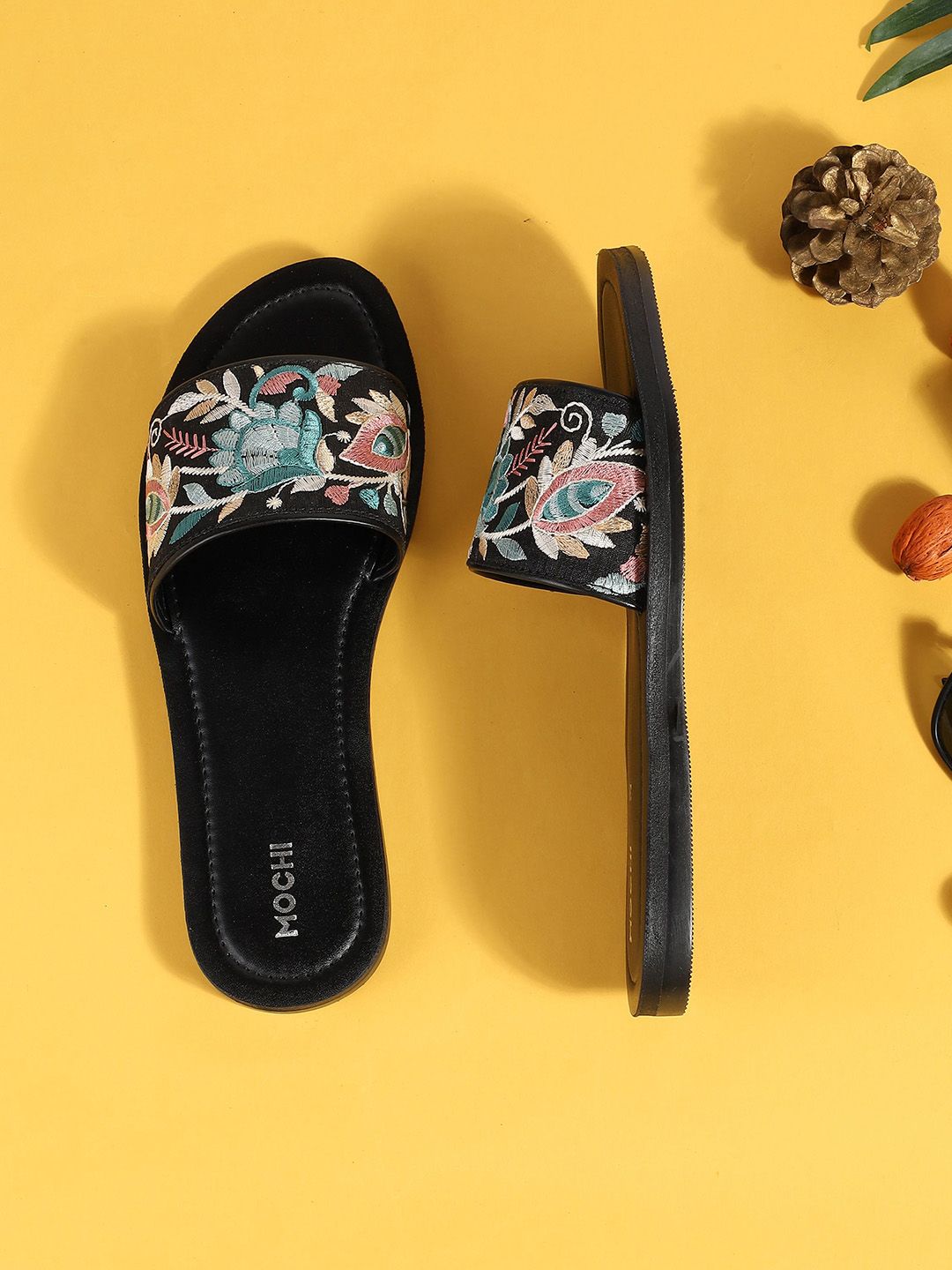 Mochi Women Open Toe Flats
