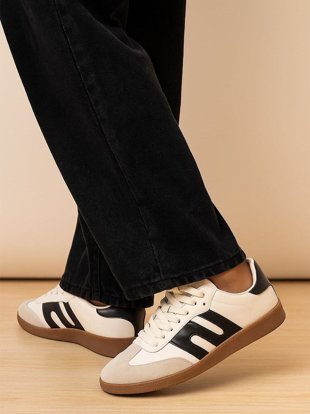 ASTEROID Men Sneakers