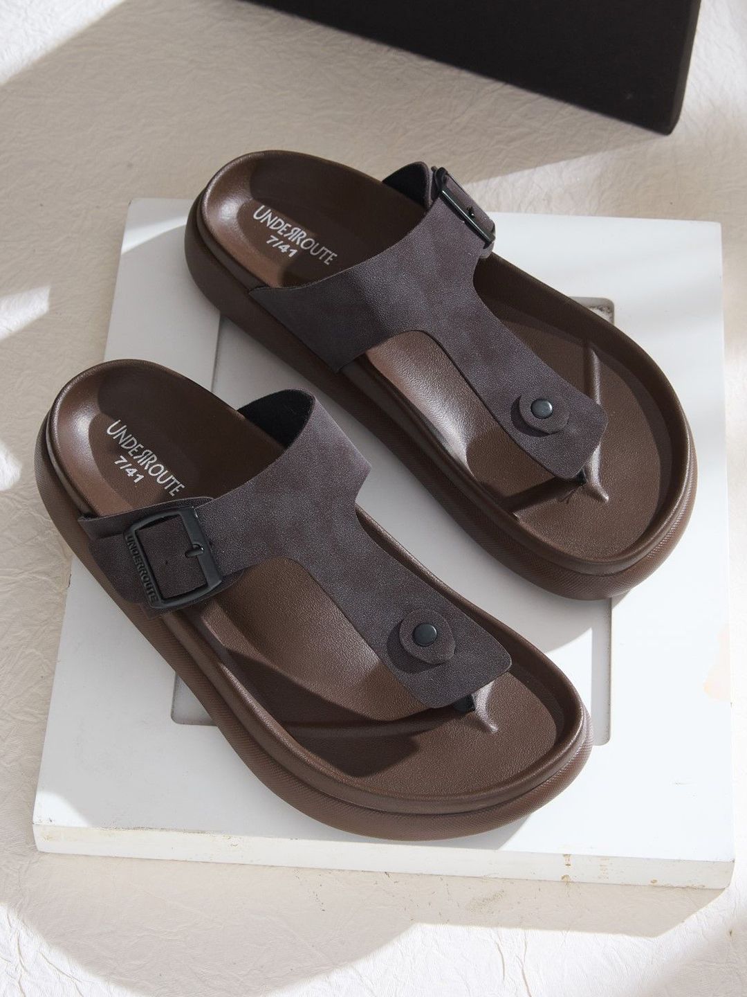 UNDERROUTE Men Comfort Sandals