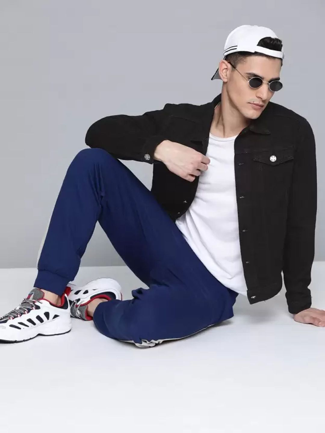 LINARIA Men Spread Collar Solid Cotton Denim Jacket