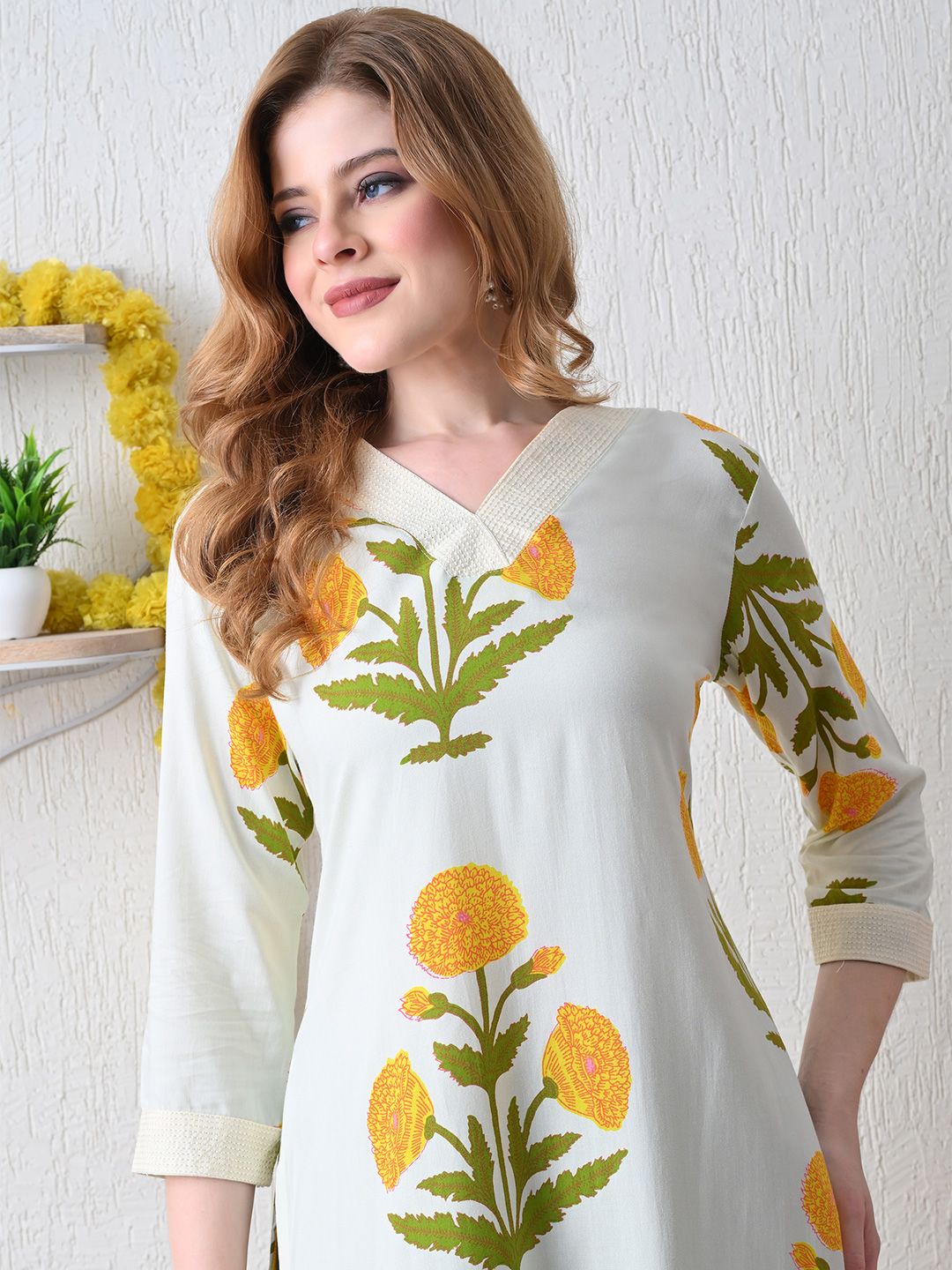 PHYSIL Women Floral Embroidered Sequinned Floral Kurta