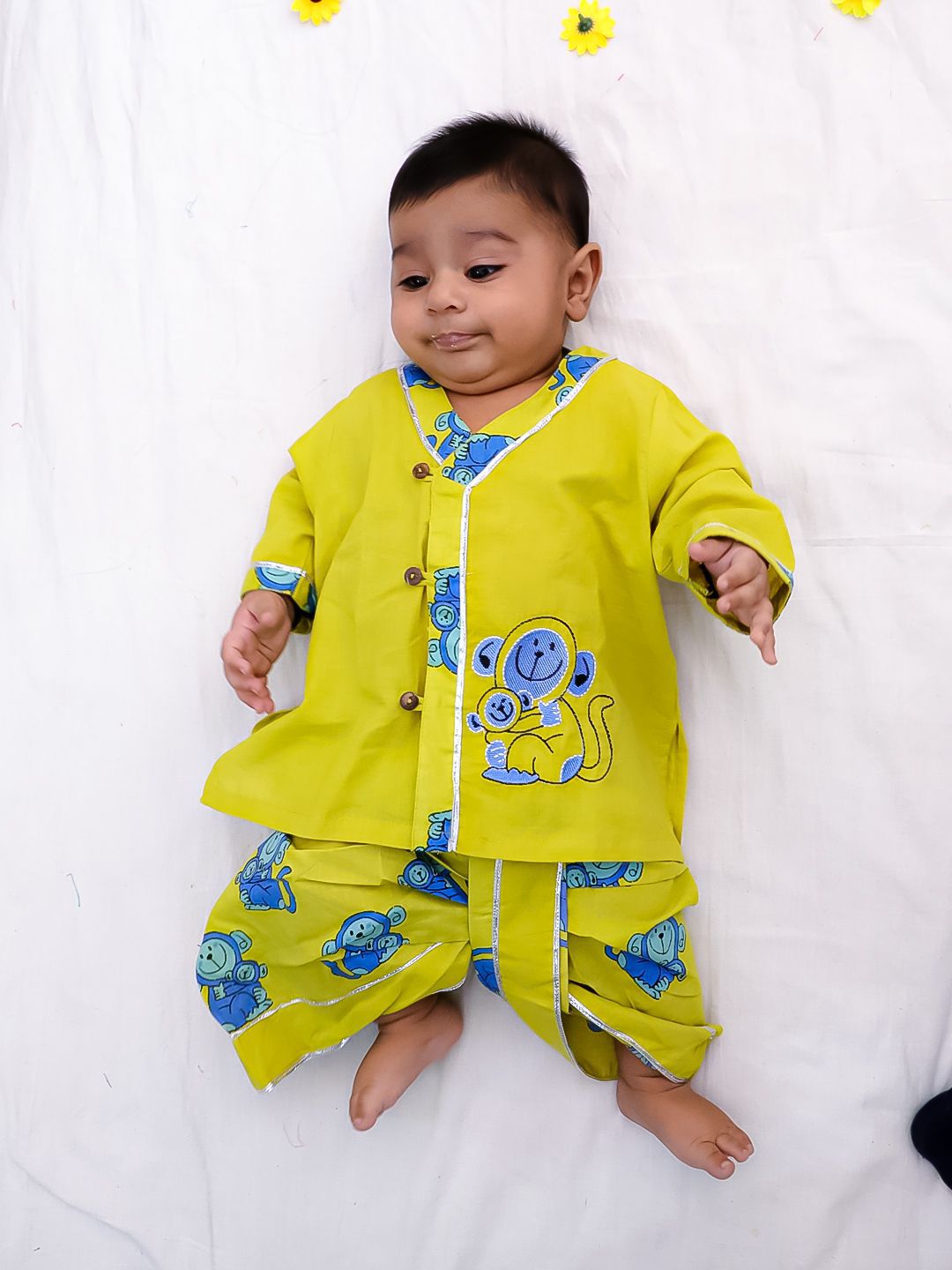 BownBee Boys Ethnic Motifs Embroidered Regular Pure Cotton Kurta with Dhoti Pants