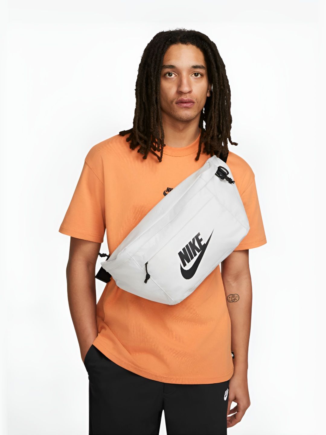 【yasuo119317 】NikeナイキTECH PACKテックパック Buy Nike Tech Hip Pack (10L) - Waist Pouch for Unisex 36620438