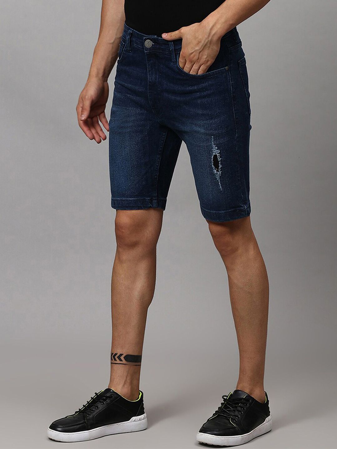 CAHOOT Men Mid-Rise Denim Shorts